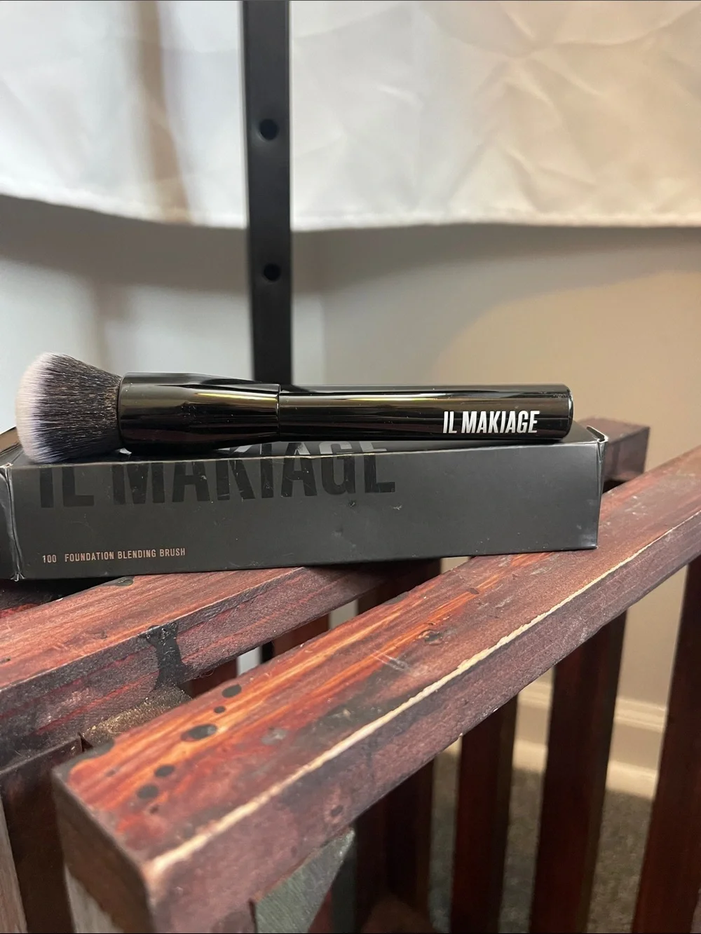 IL MAKIAGE Foundation Blending Brush - Black